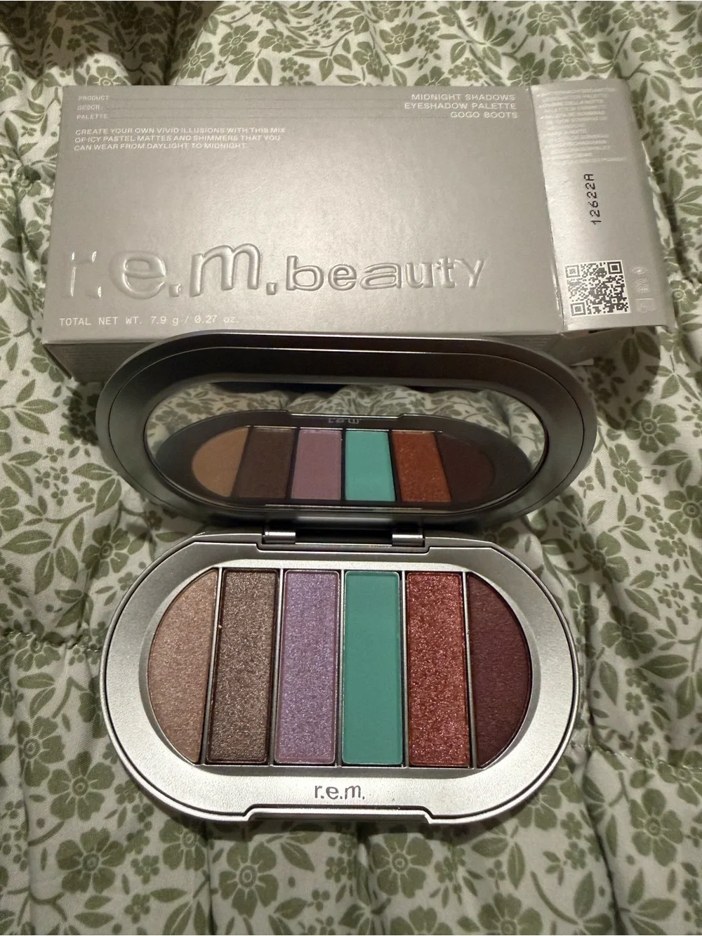 R.e.m. beauty eyeshadow palette